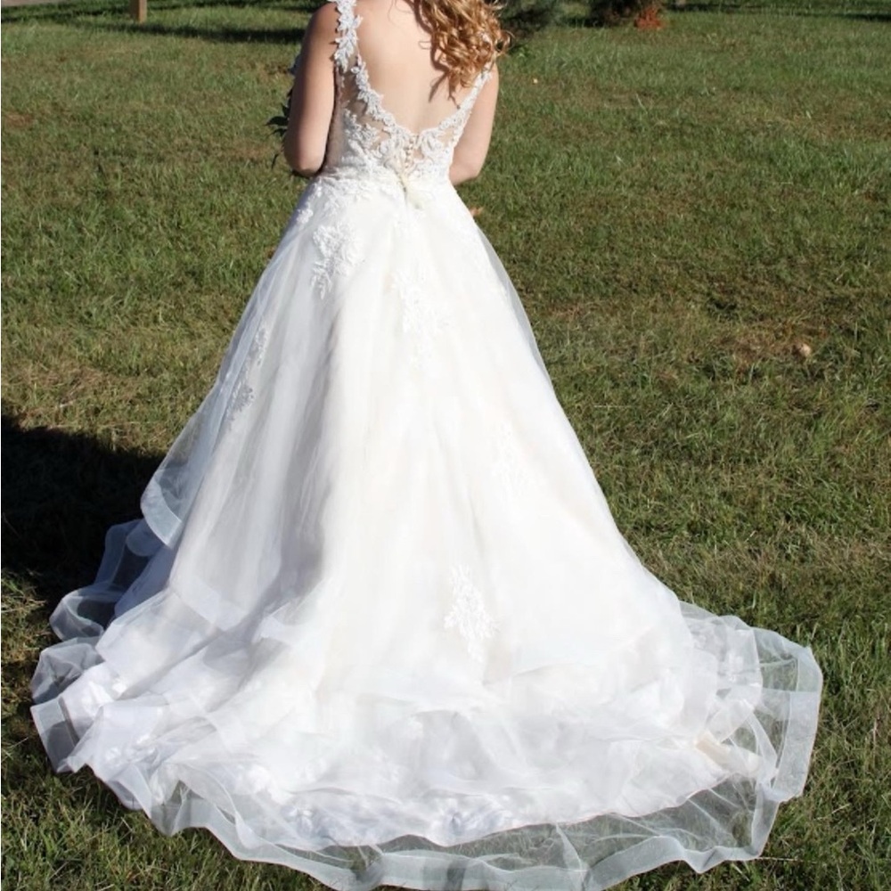 Bonny Bridal style 8818 size 8